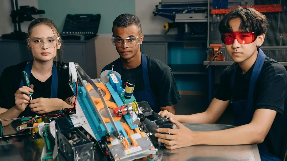 pexels-mikhail-nilov-9242846