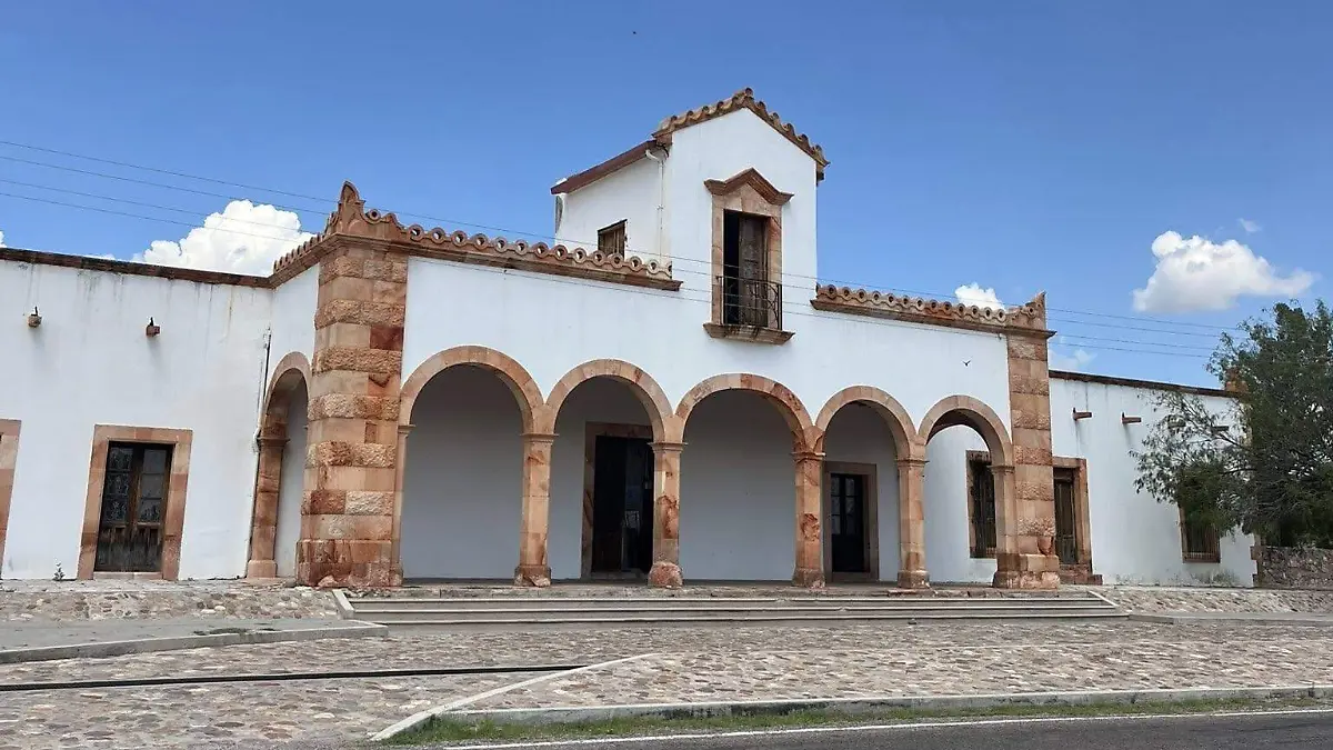 Fachada principal de la hacienda