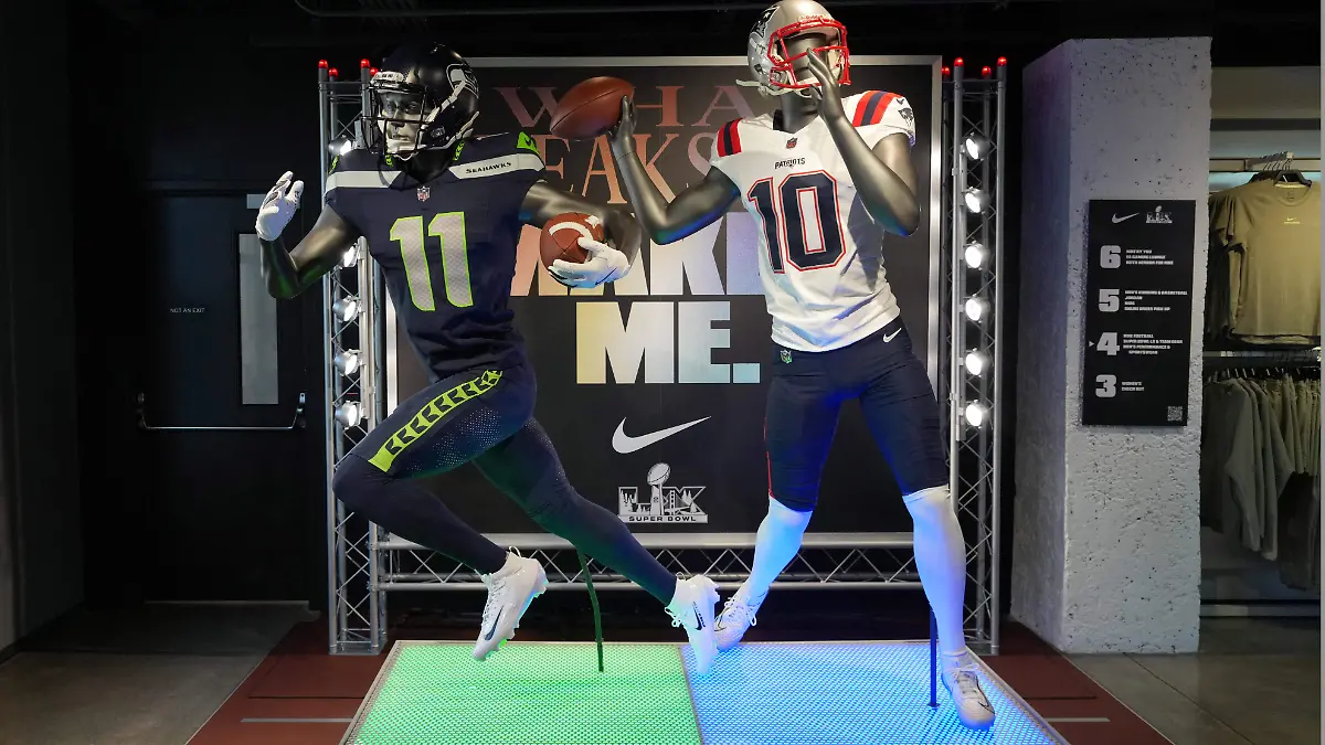 2026-02-07T175002Z_255950452_MT1USATODAY28179341_RTRMADP_3_NFL-SUPER-BOWL-LX-CITY-SCENES