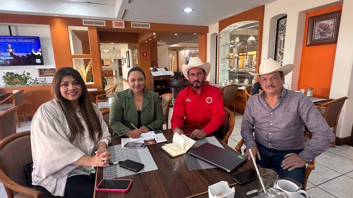 Ana Núñez, Sashel Sánchez, Tomás Parra