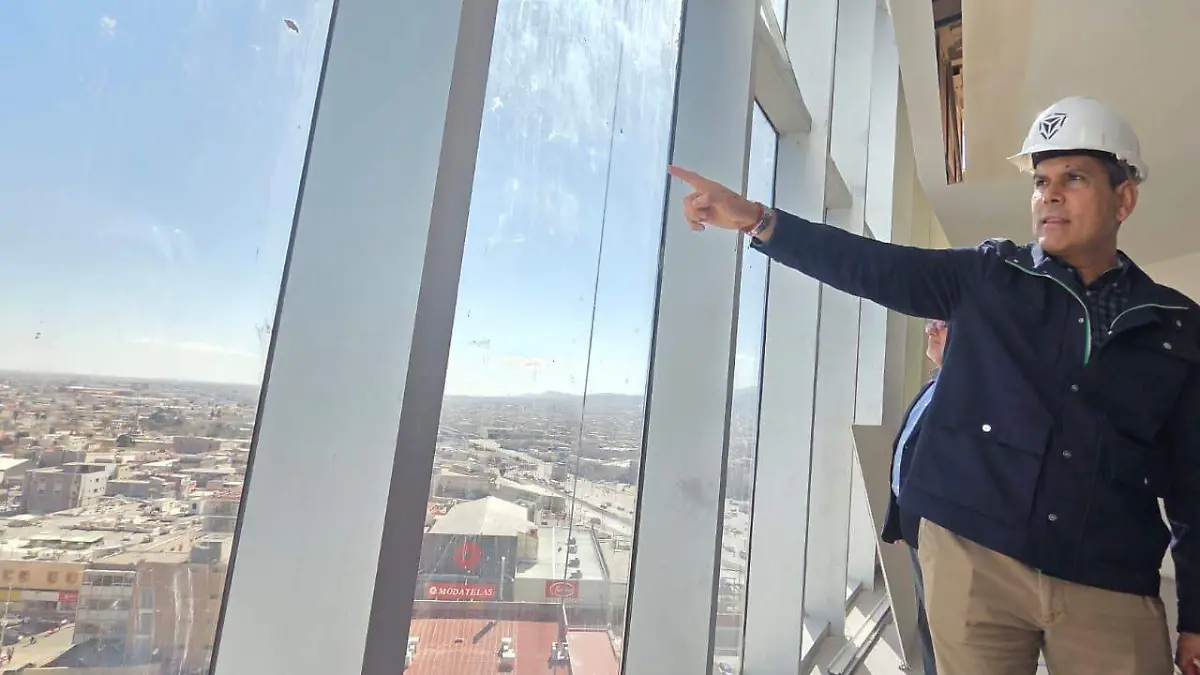 gilberto loya en la Torre Centinela