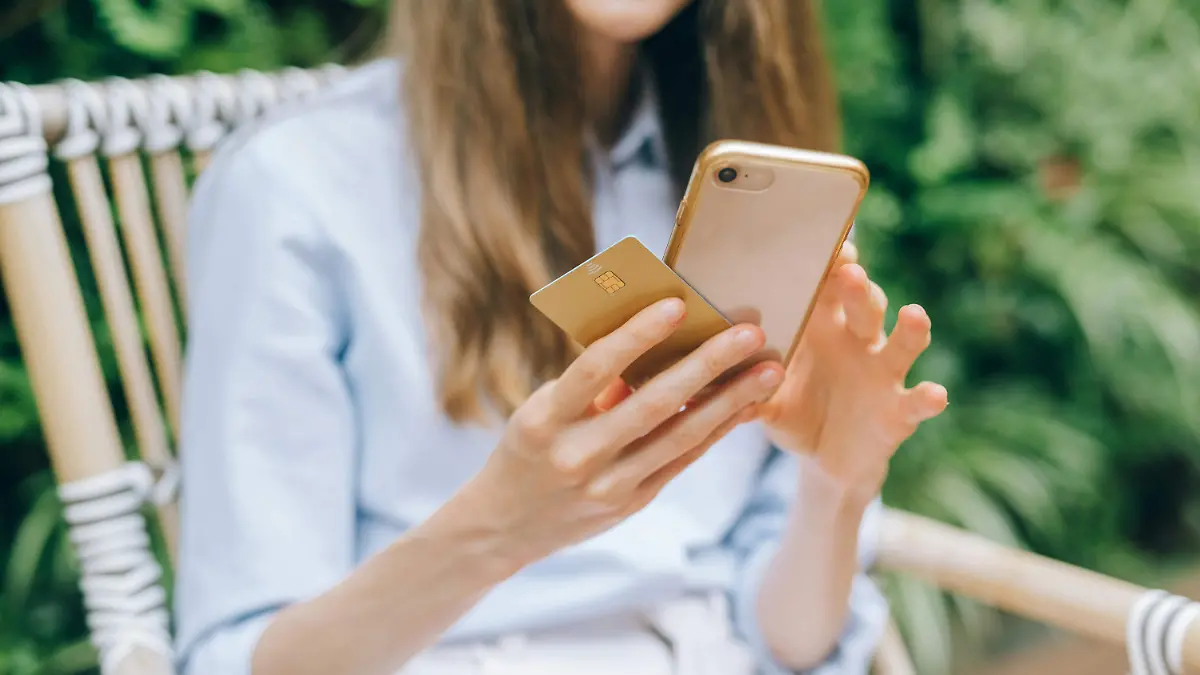 pexels-leeloothefirst-8938729