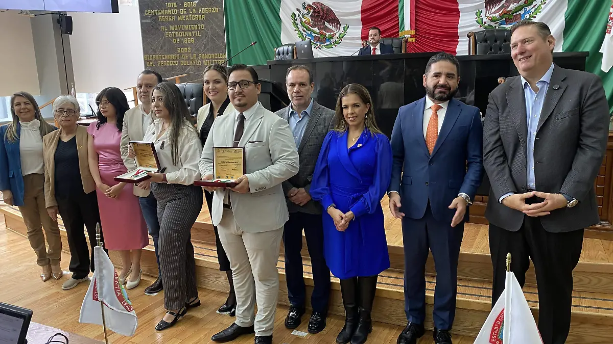 Entrega de preseas Congreso del Estado