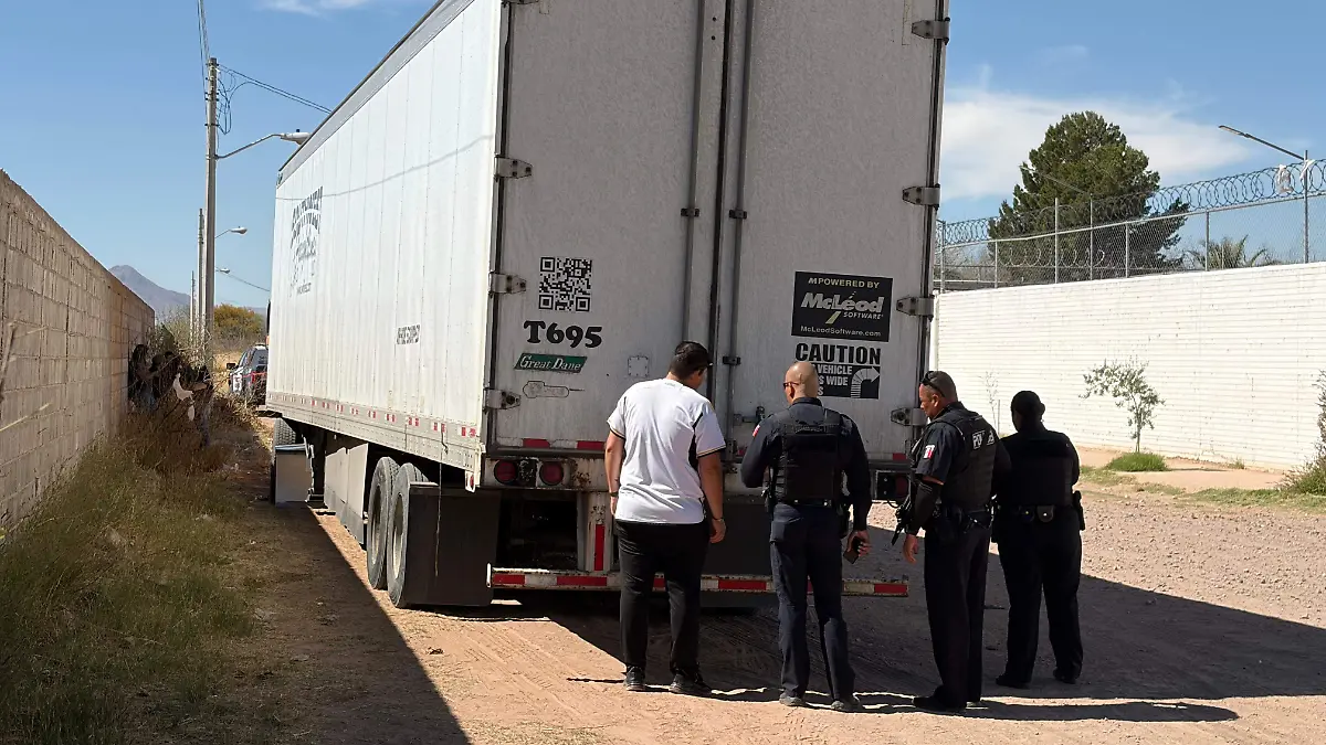 trailer con reporte de robo