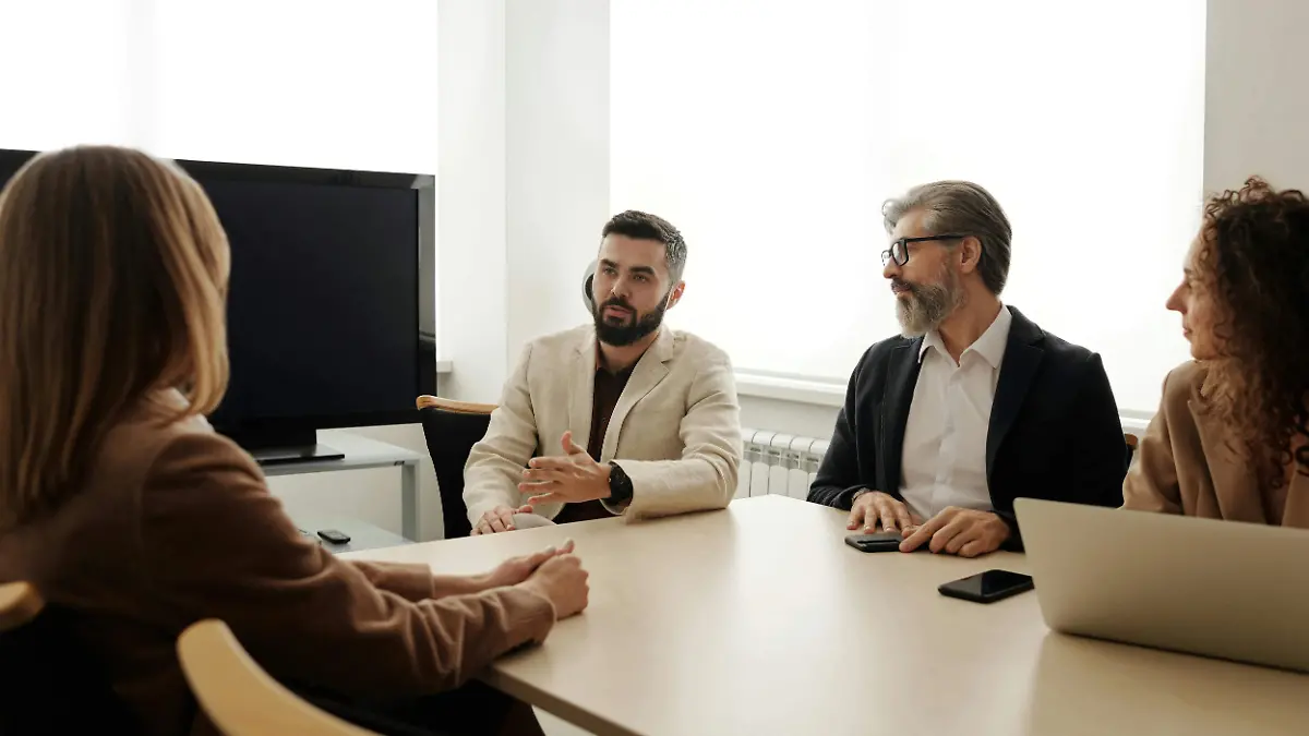 pexels-edmond-dantes-4345107