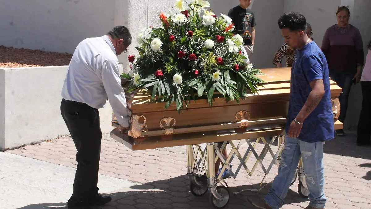 Féretro iglesia (2)