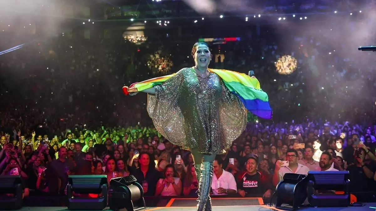 FOTO FACEBOOK ALEJANDRA GUZMAN (1)