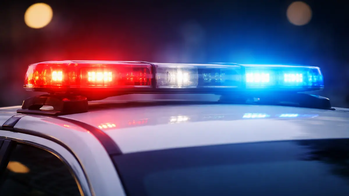 Luces de emergencia en la patrulla