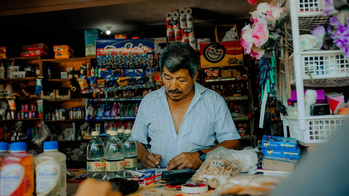 pexels-alialcantara-12319250