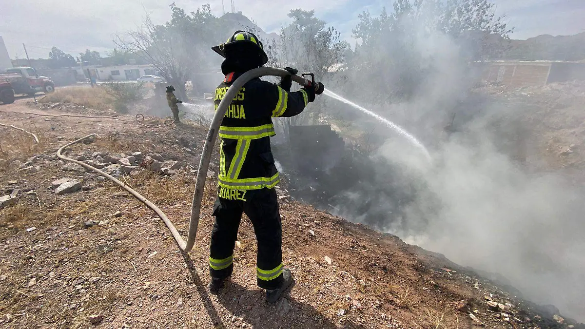 Incendio en colonia Sector 3 (1)