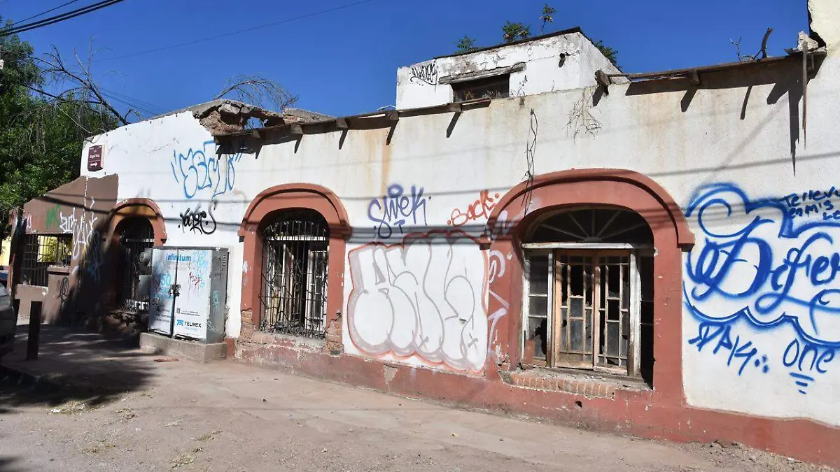 Casa vivienda abandonada tapia 