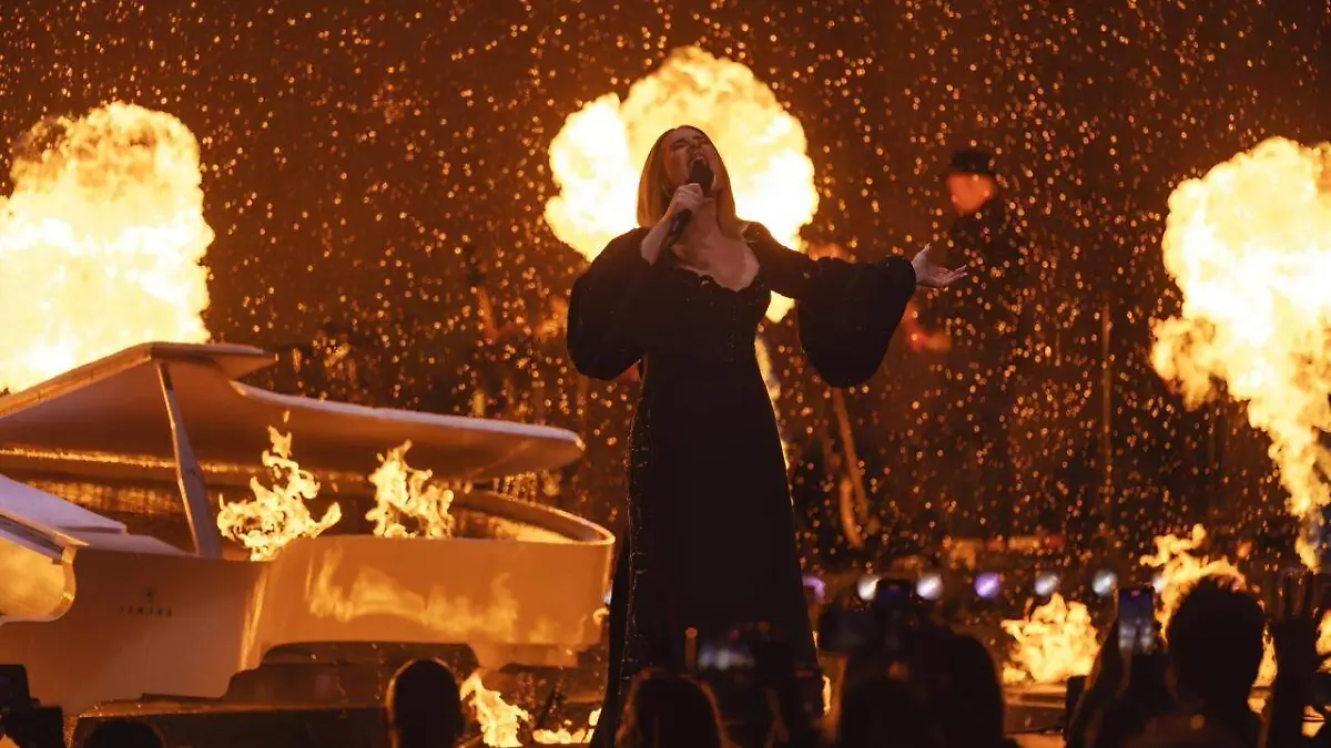 FOTO FACEBOOK ADELE (1)