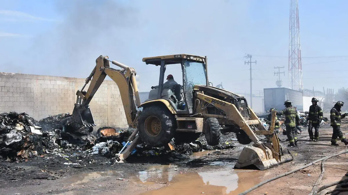 Sofocan incendio de tarimera (2)