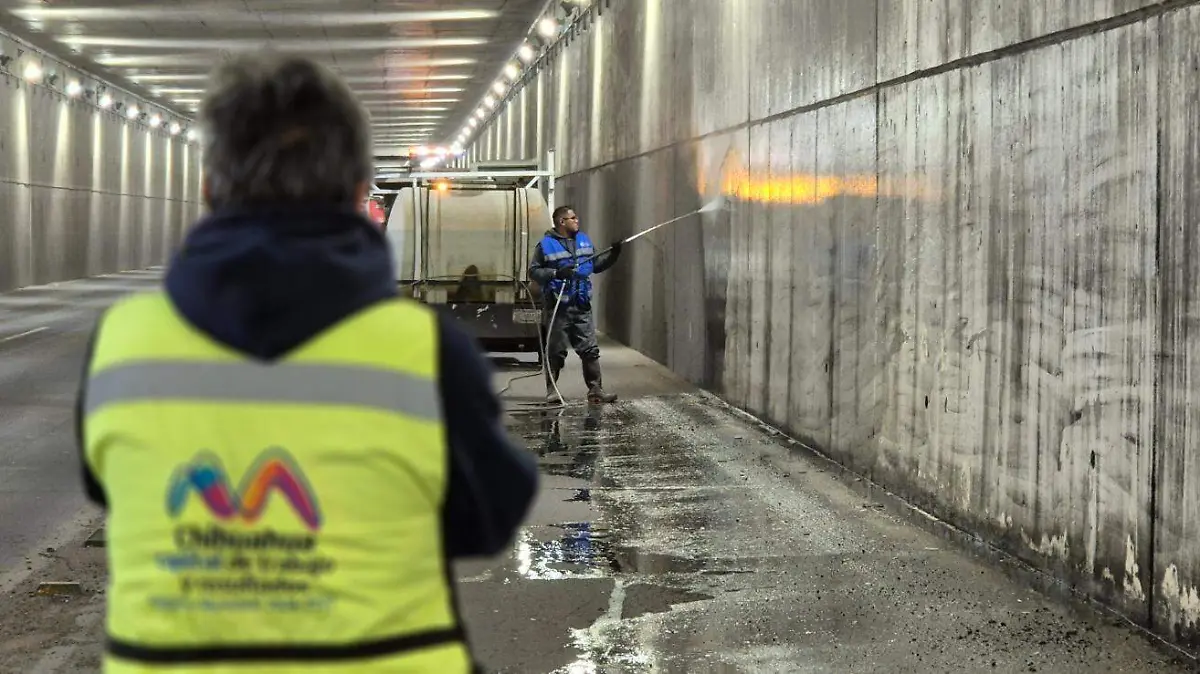 Limpian tunel de La Cantera