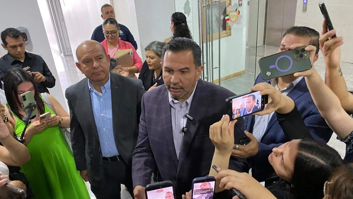Cruz Pérez Cuellar acude al Congreso