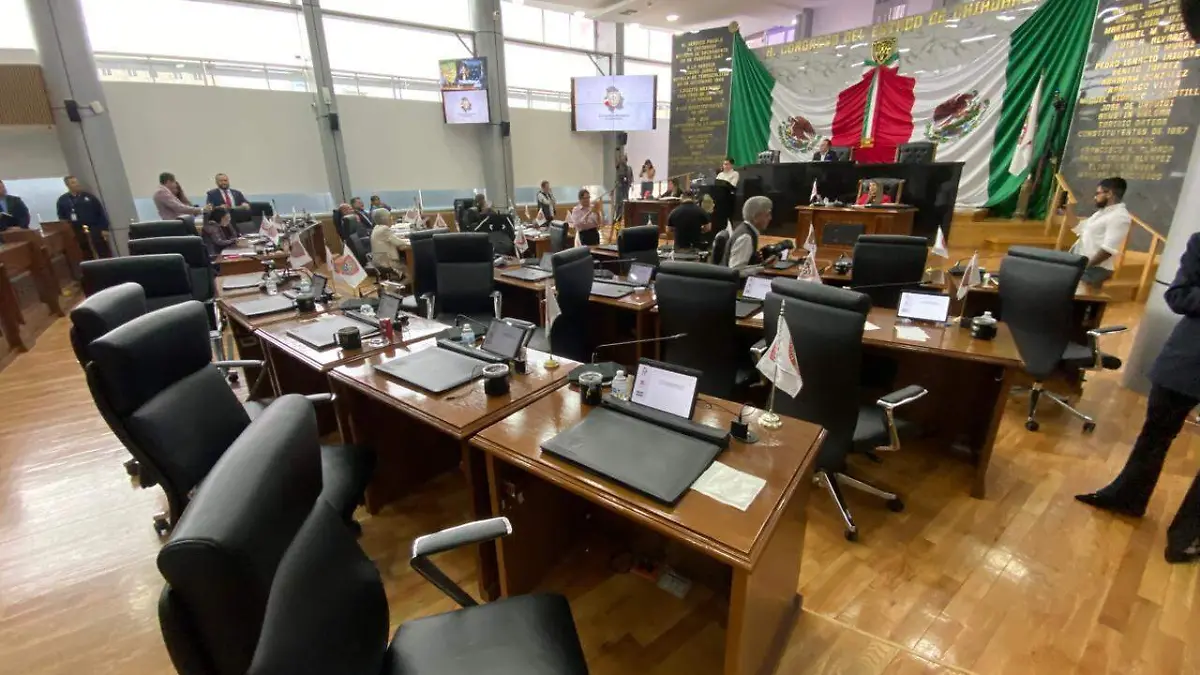Suspenden sesión del Congreso del Estado