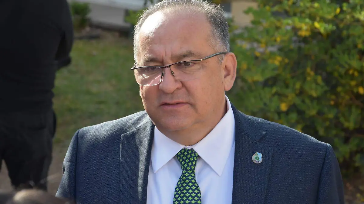 Luis Rivera rector de la UACh