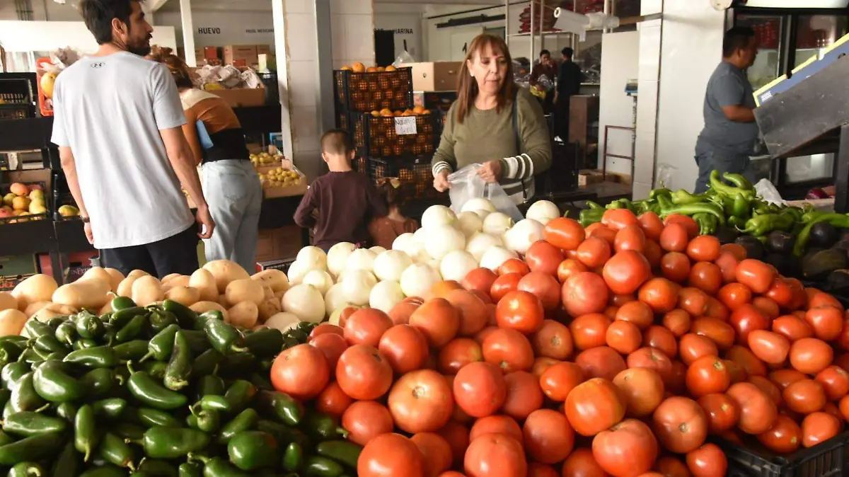 Tomate se encarece 13 por ciento