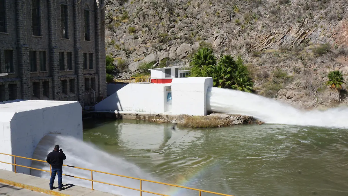 Turbinas agua presa