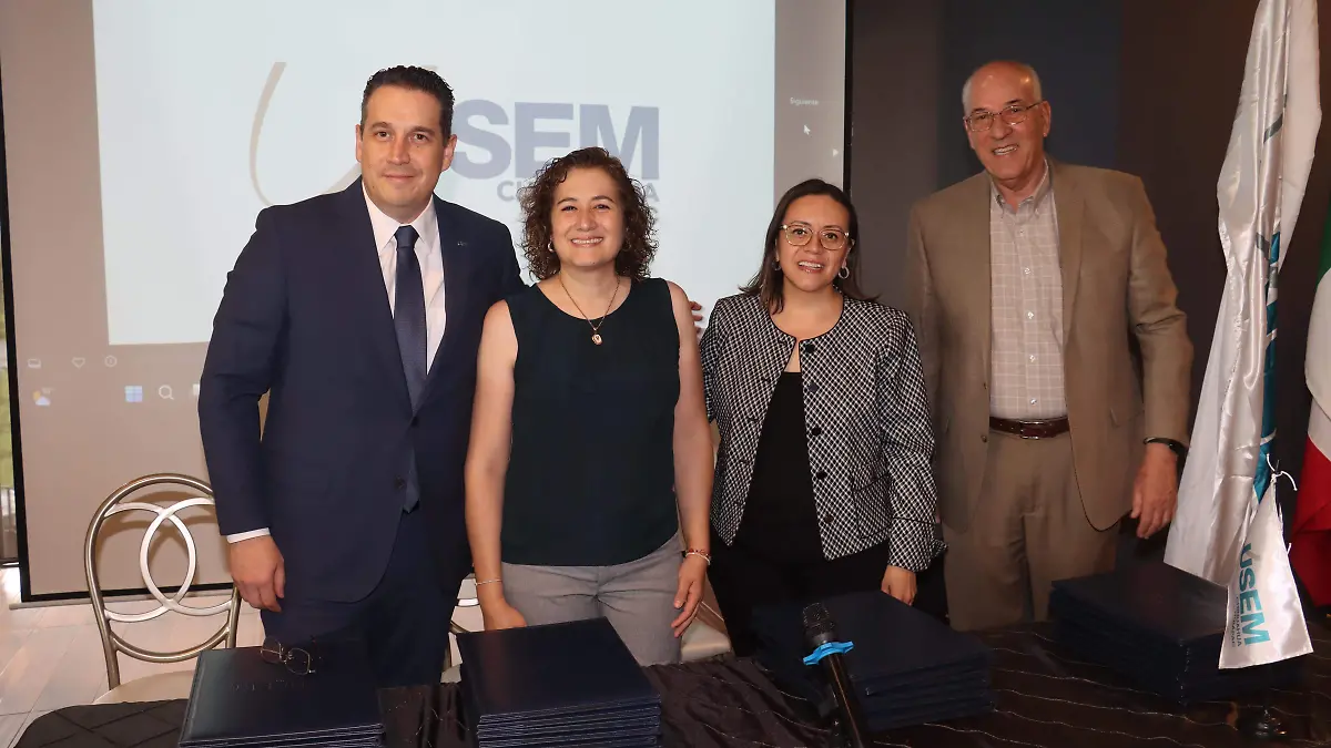 PRINCIPAL Diego Villalobos, Verónica Vázquez, Adriana Royval y Manuel Fitzmaurice
