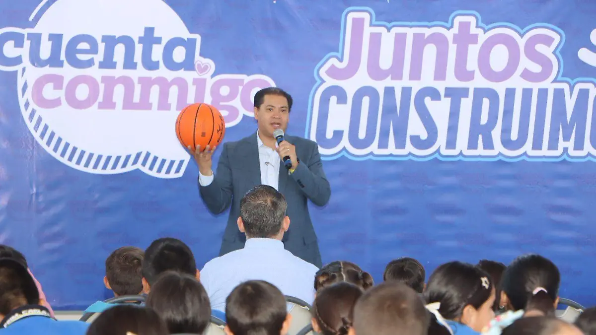 Inauguran techumbre en escuela