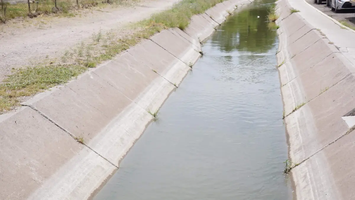 Acequia revestida