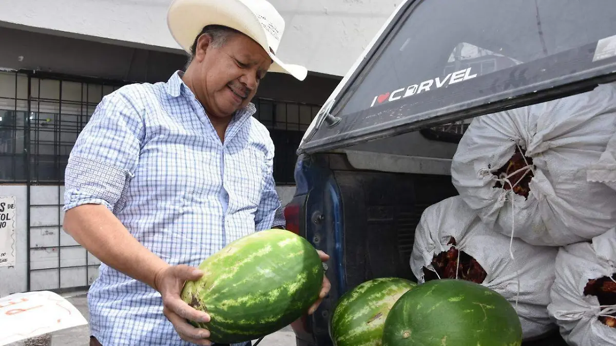  Jesús Emiliano García productor campesino mercado venta sandia 