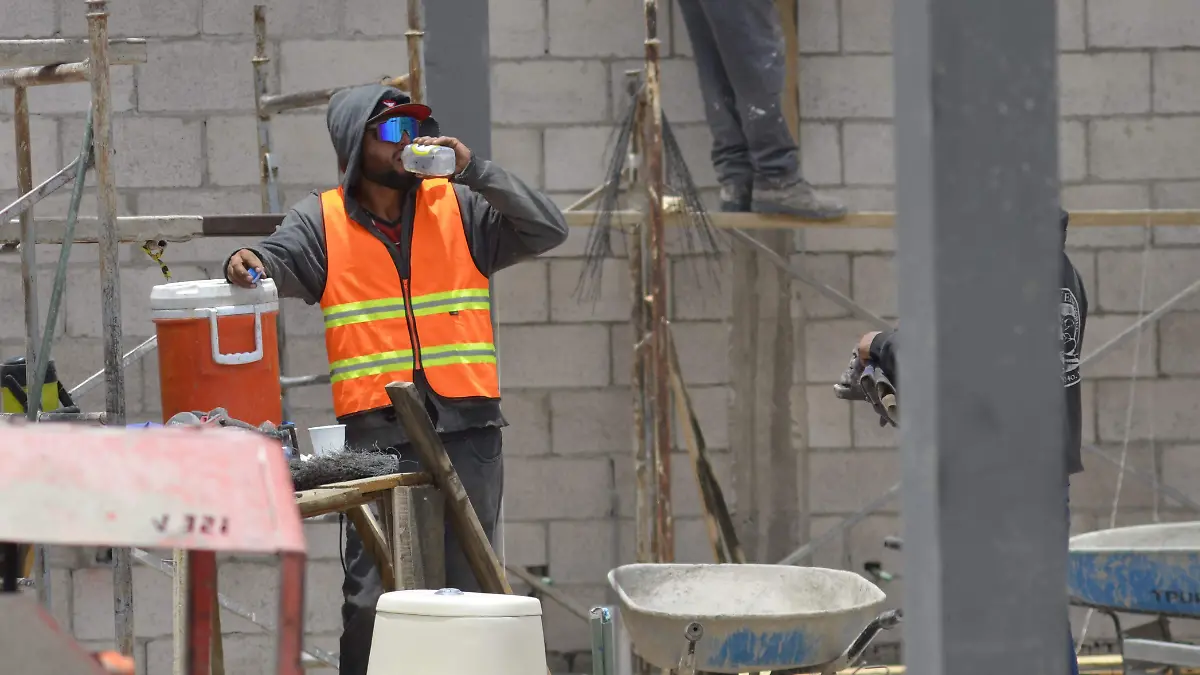Hidratación construcción obra