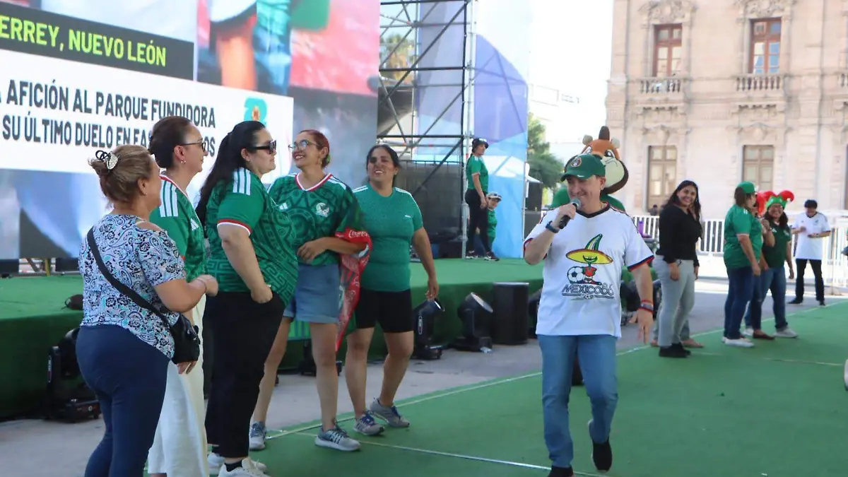 Sacan los prohibidos en el Fan Fest (1)