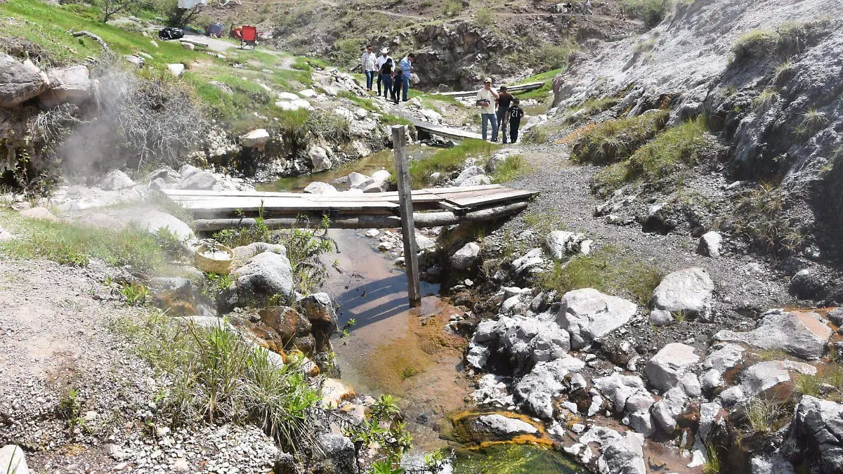 PIEDRAS DE LUMBRE geiseres turismo naturaleza paisaje sierra 