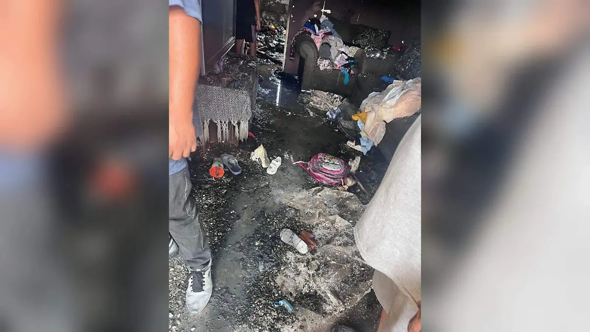 Incendio en vivienda en Riberas (2)