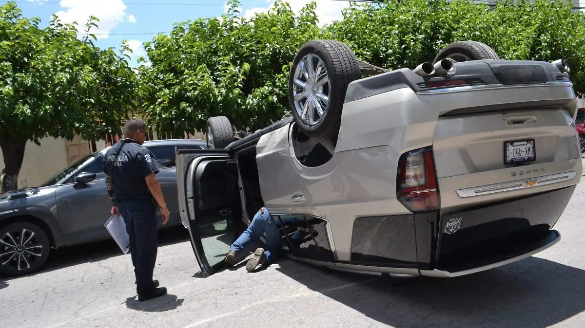 Volcadura en San Felipe (2)