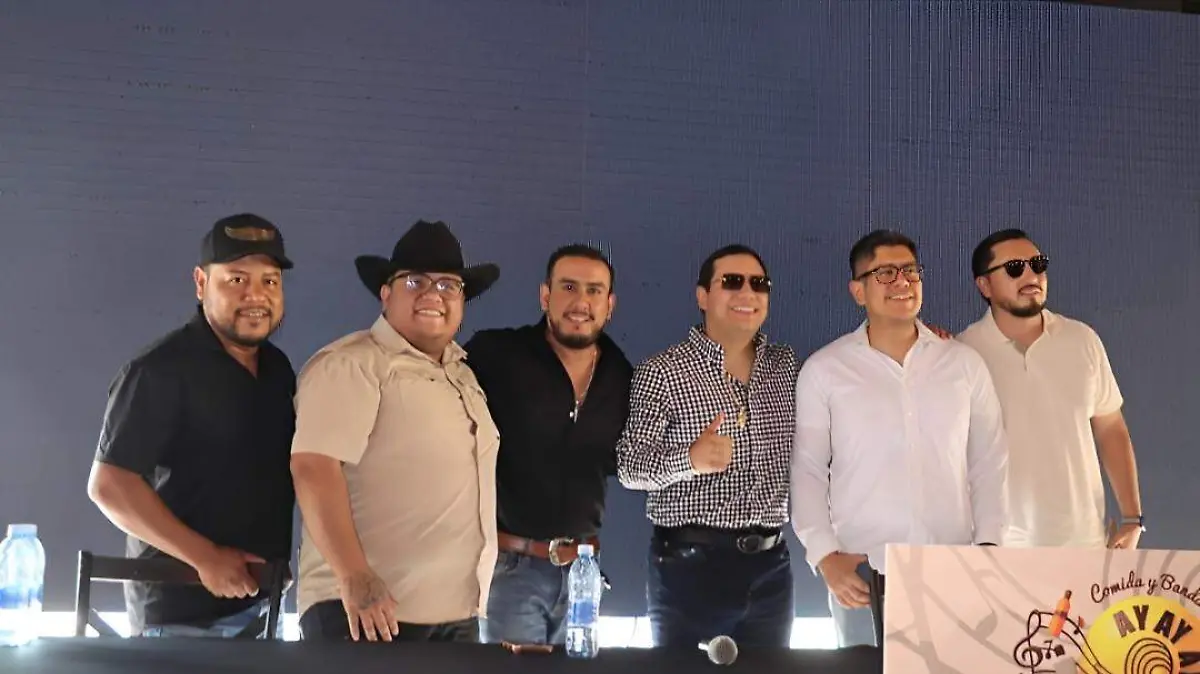 GRUPOS MUSICALES