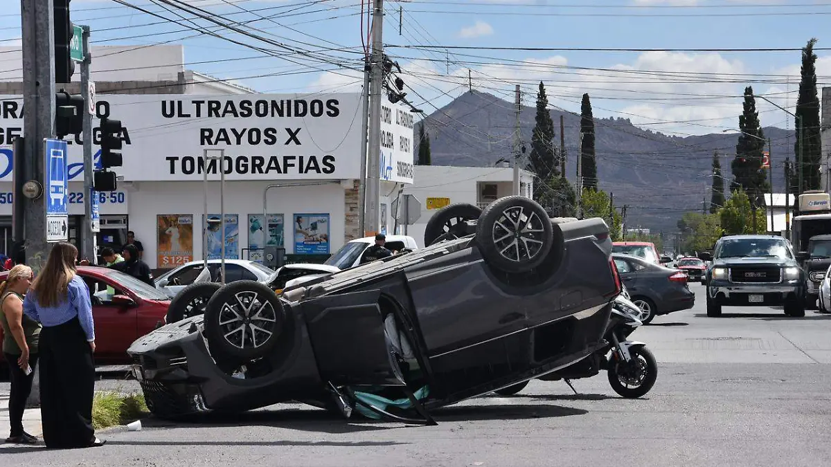 Choque en La Vallarta (2)