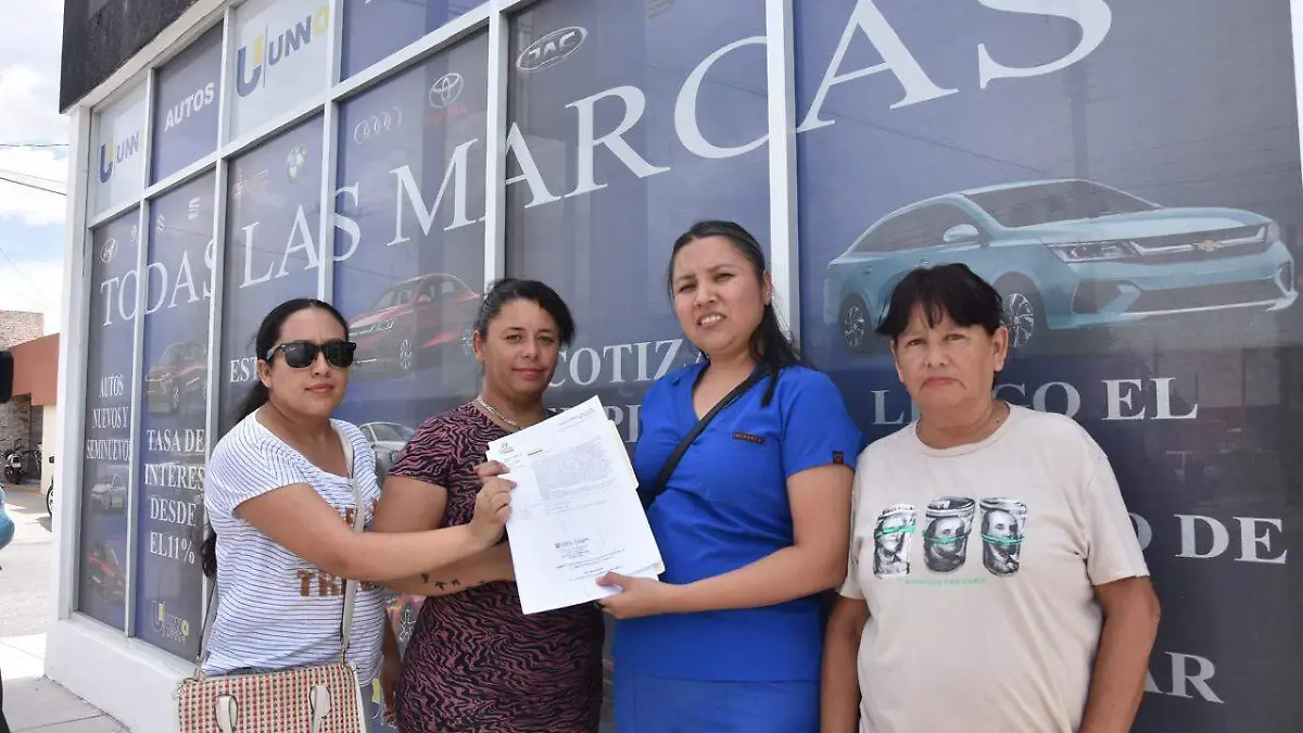 Manifestantes financiamiento vehicular (3)
