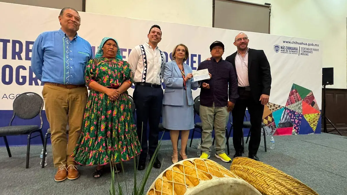 Entrega incentivos a comunidades indígenas (2)