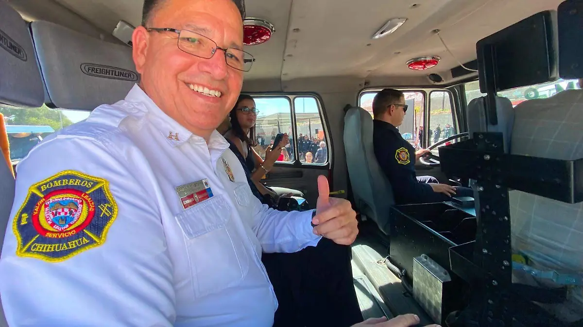 Carlos Martínez, subdirector de Bomberos (1)