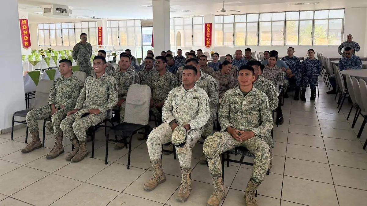 Militares en capacitación