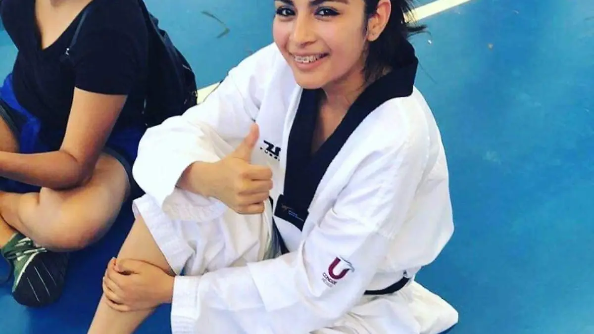 Laura Ovalle  campeona de la UN en TKD