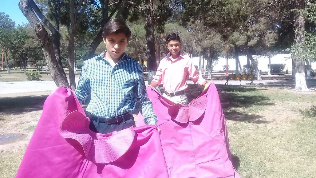 Xavier al frente y Emmanuel atras
