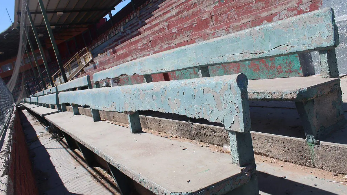 byn estadio 20 de nov. y canales lira. olga casas (12)