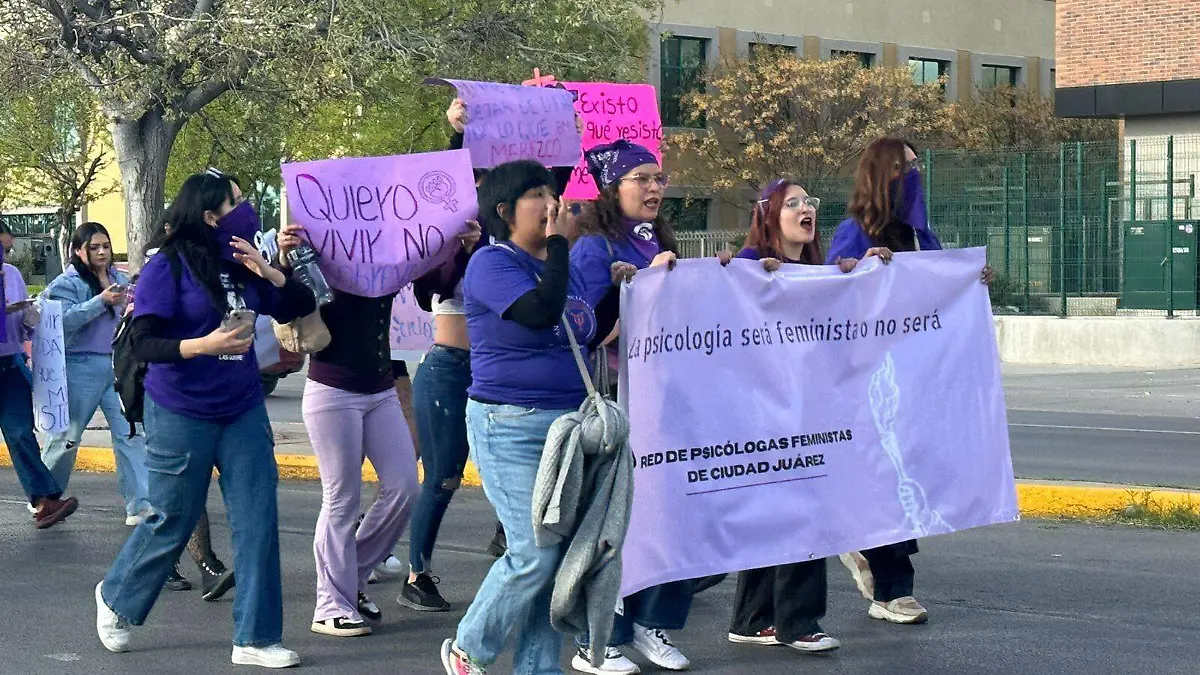 Marcha-En Plaza Juárez