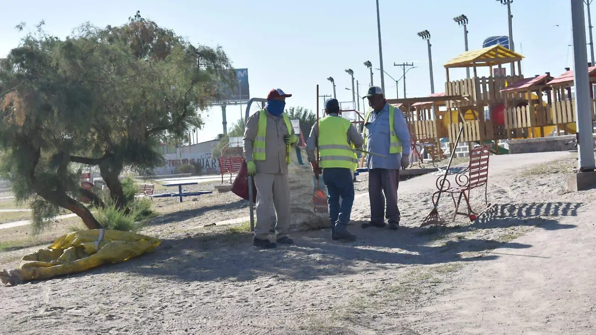 voluntarios en parque de las tortugas
