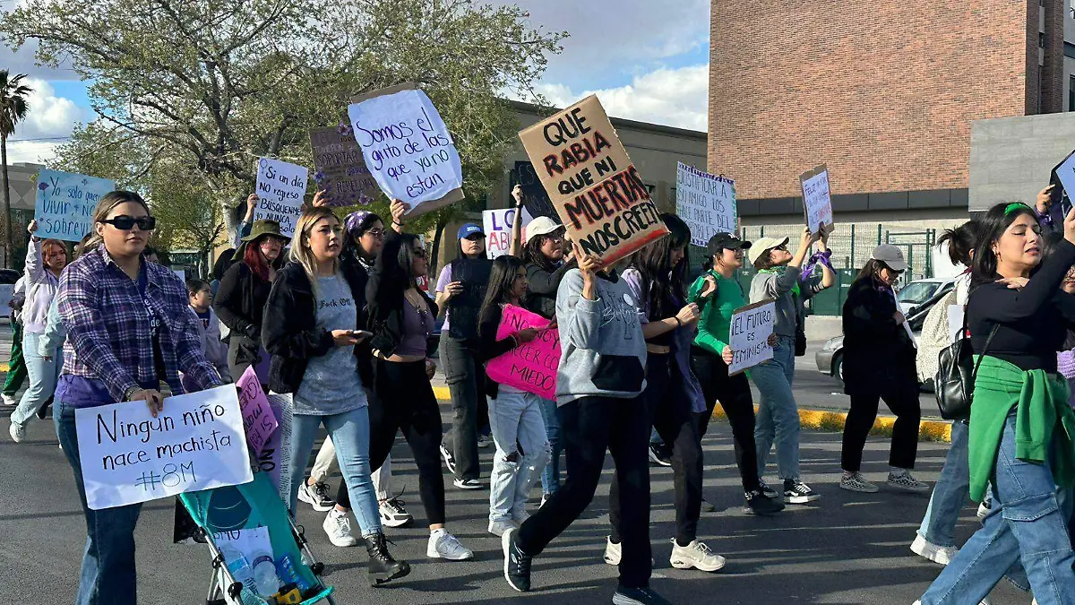Marcha-En Plaza Juárez