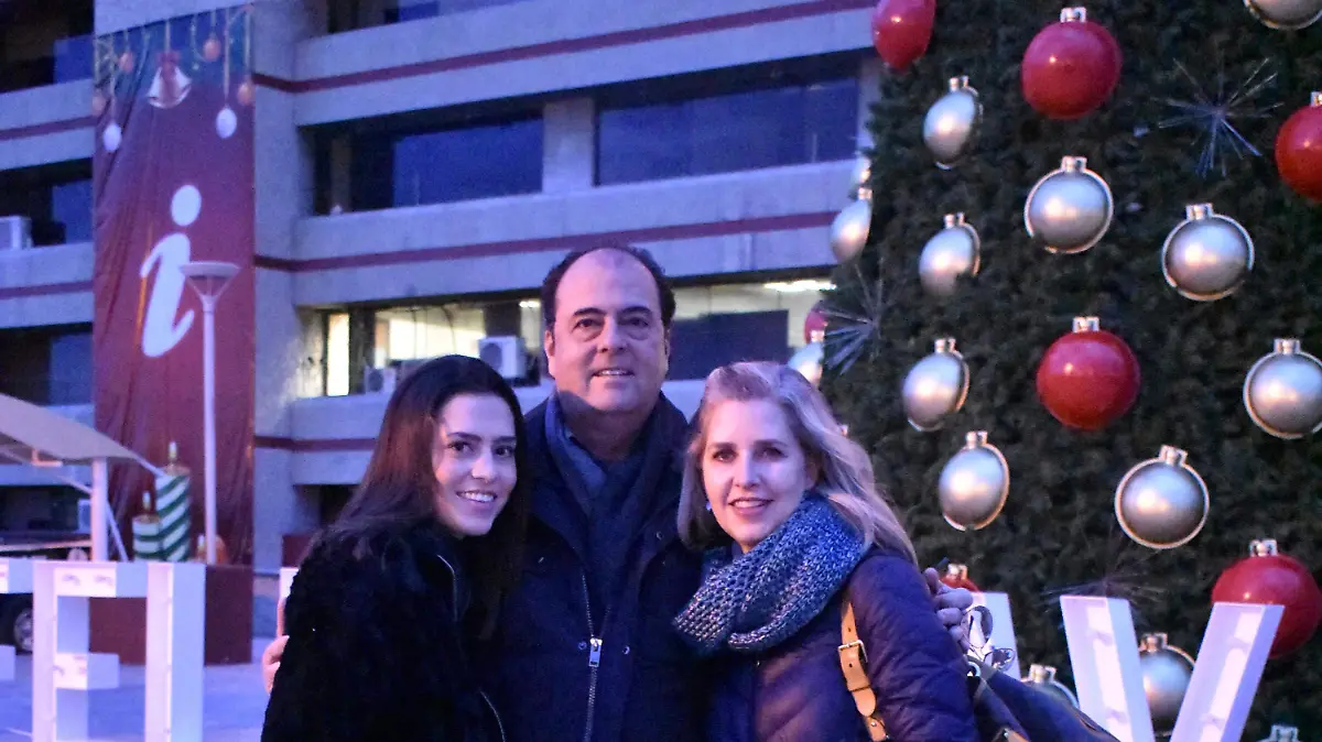 Isabela, Humberto y hija  (1)-1