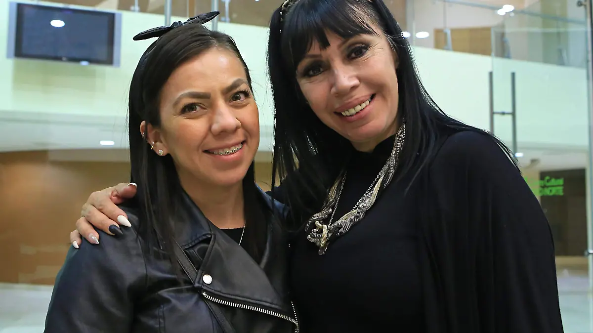 CLAUDIA  DOLORES  04