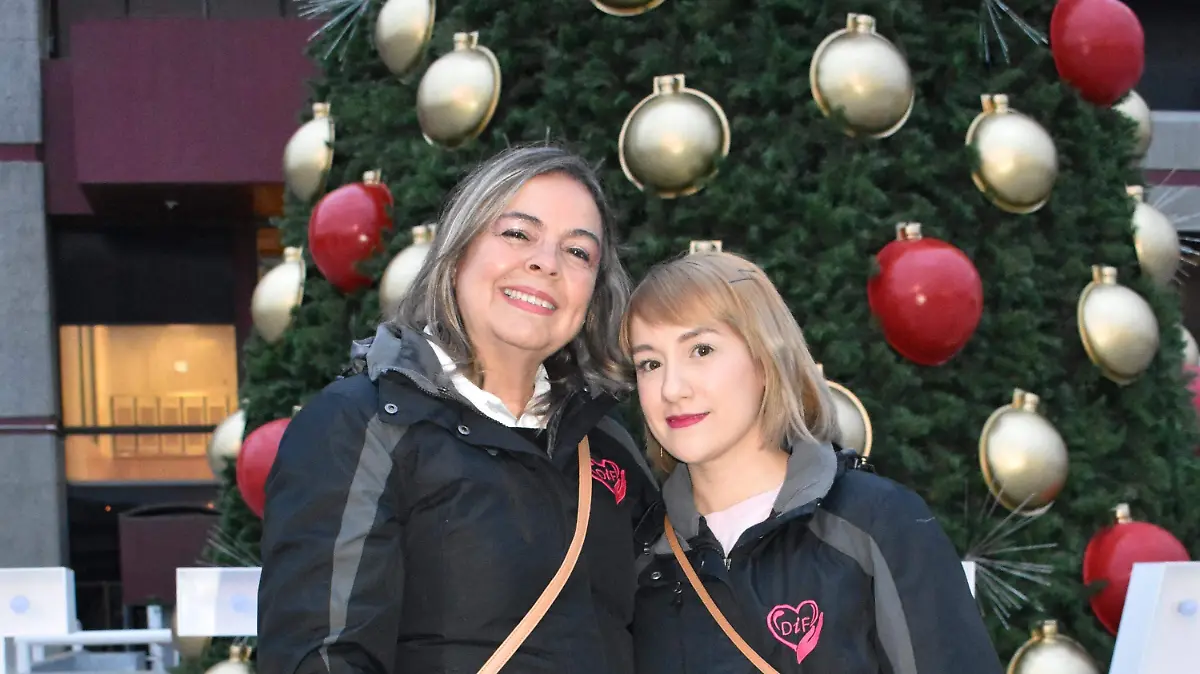 Lupita y Angelica (1)-1