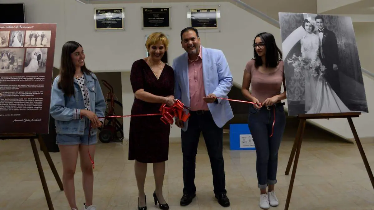 inauguran exposicion fotografica