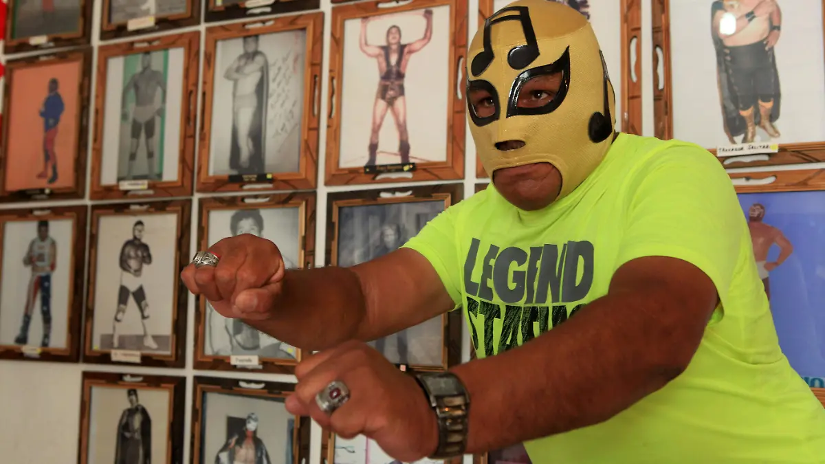 LT LUCHADORES RETIRADOS 08