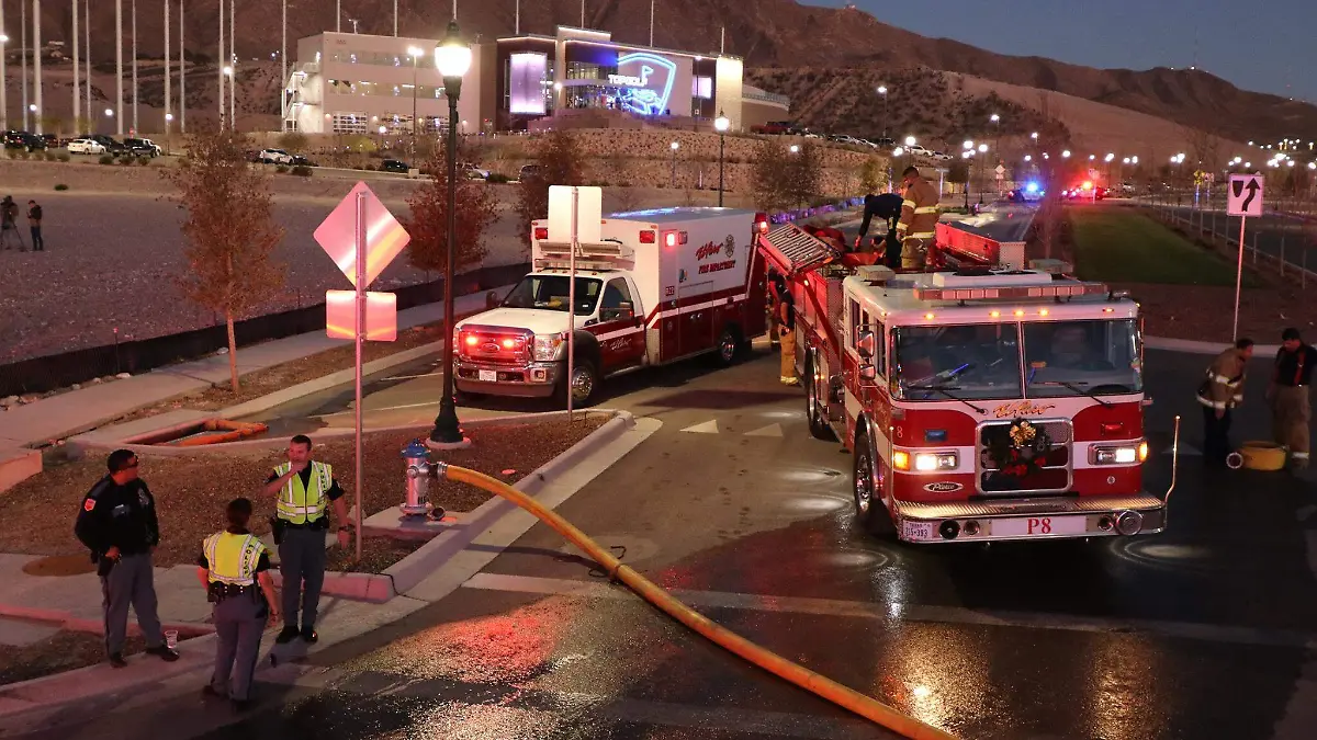 atienden bomberos incendio